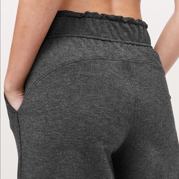 New LULULEMON Hello Sunday Crop Mod Black Gray 6 - Picture 5 of 6
